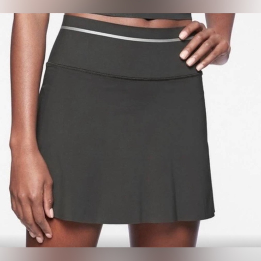 Athleta Black Tennis Golf Sonic Skort/skirt with shorts, pockets, Size XS